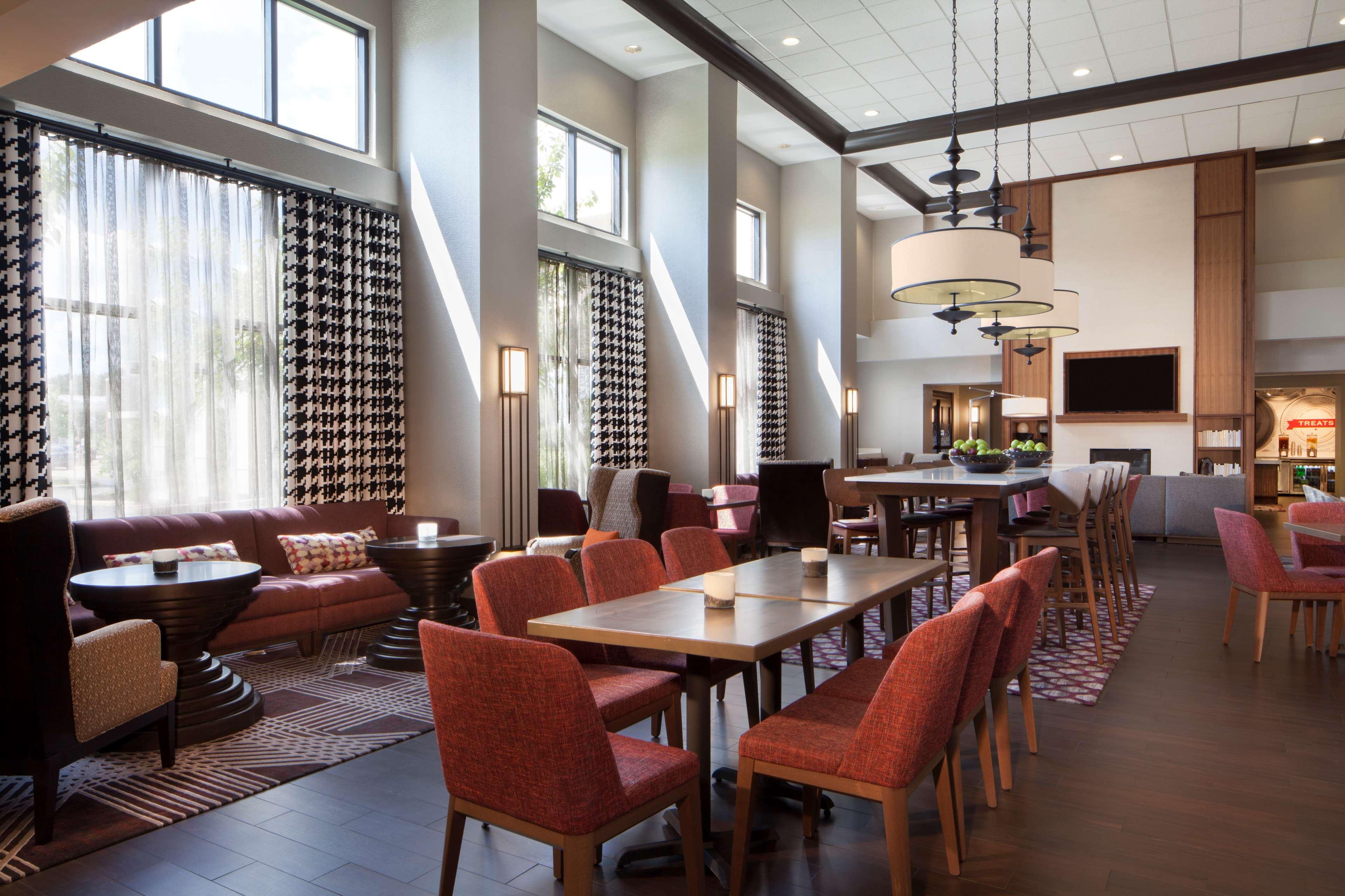 Hampton & Columbus-easton Area Hotel